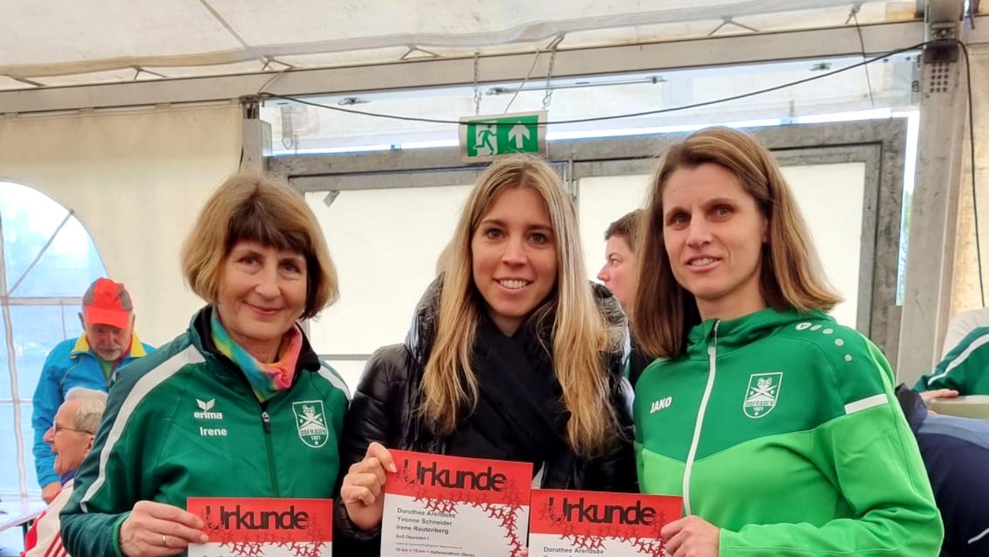 Überraschender zweiter Platz in der Mannschaftswertung - Irene Rautenberg, Dorothee Arendsee und Yvonne Schneider